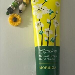 Natural Green Hand Cream - Yellow and Green